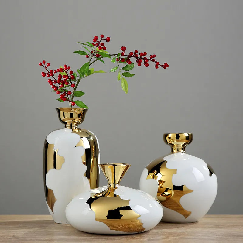 Porcelain & Ceramic Explorer's Delight Vase Set